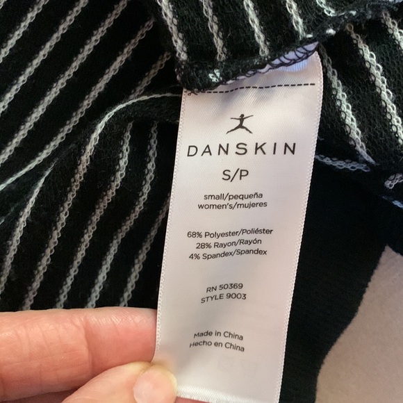 DANSKIN. tunic top features a long sleeve scoop neck pullover sweatshirt… - Picture 7 of 10